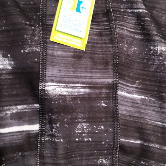 NWT Old Navy Active L Leggings Capri - Picture 10 of 16